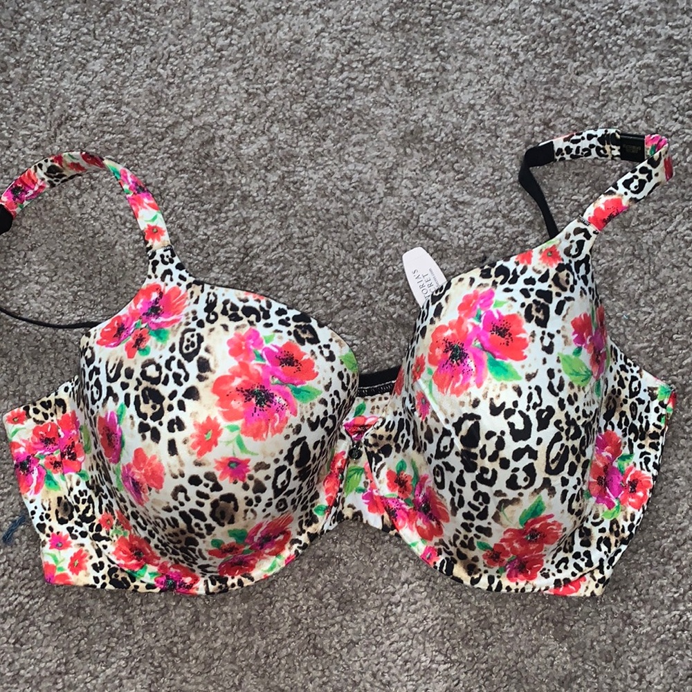 Victoria’s Secret lined perfect coverage bra
